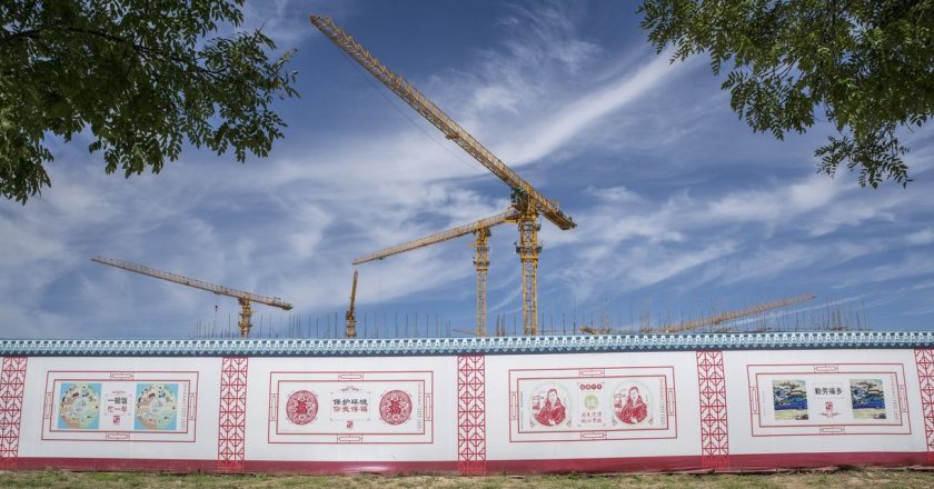 Beijing’s Debt Clampdown Shakes Real-Estate Giant
