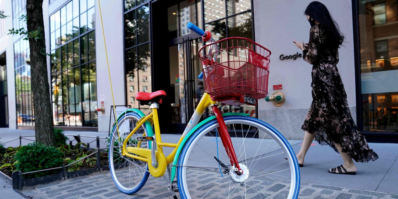 Google Poised to Ride Hot Ad Market to a Record Quarter