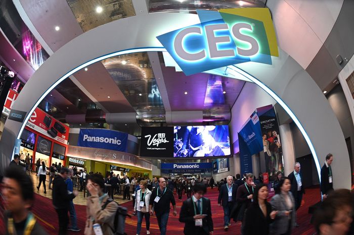 CES 2022 Tech Show Faces Dilemma as Covid Cases Rise and Companies Stay Home