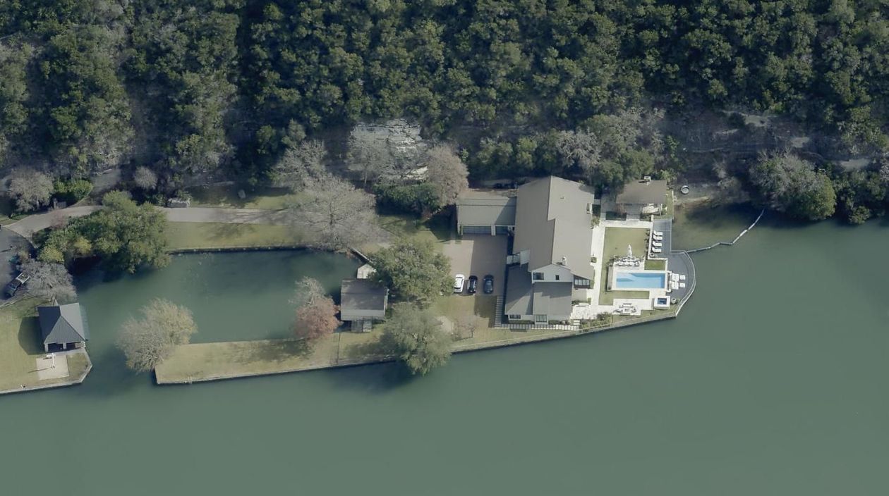 Elon Musk Says He Lives in a ,000 House. He Doesn’t Talk About the Austin Mansion.