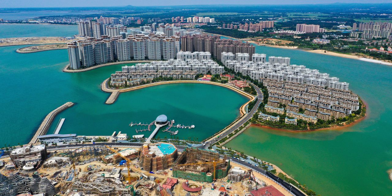 Evergrande Is Told to Tear Down 39 Buildings on Man-Made Island