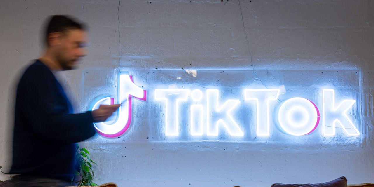 TikTok and Netflix Pull Back From Russia