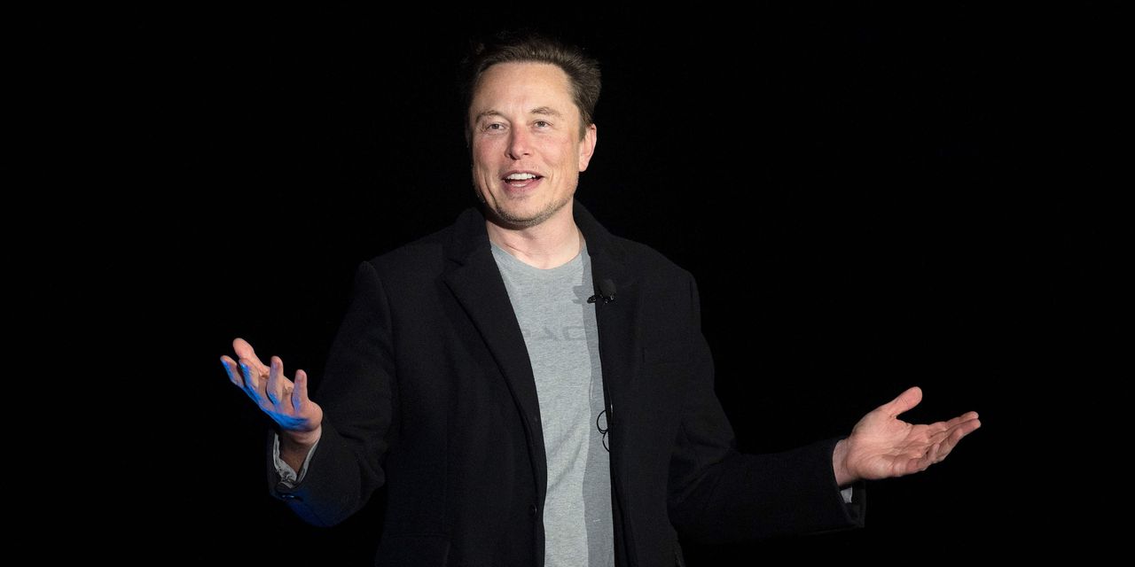 Elon Musk’s Twitter Investment Raises New Regulatory Red Flag