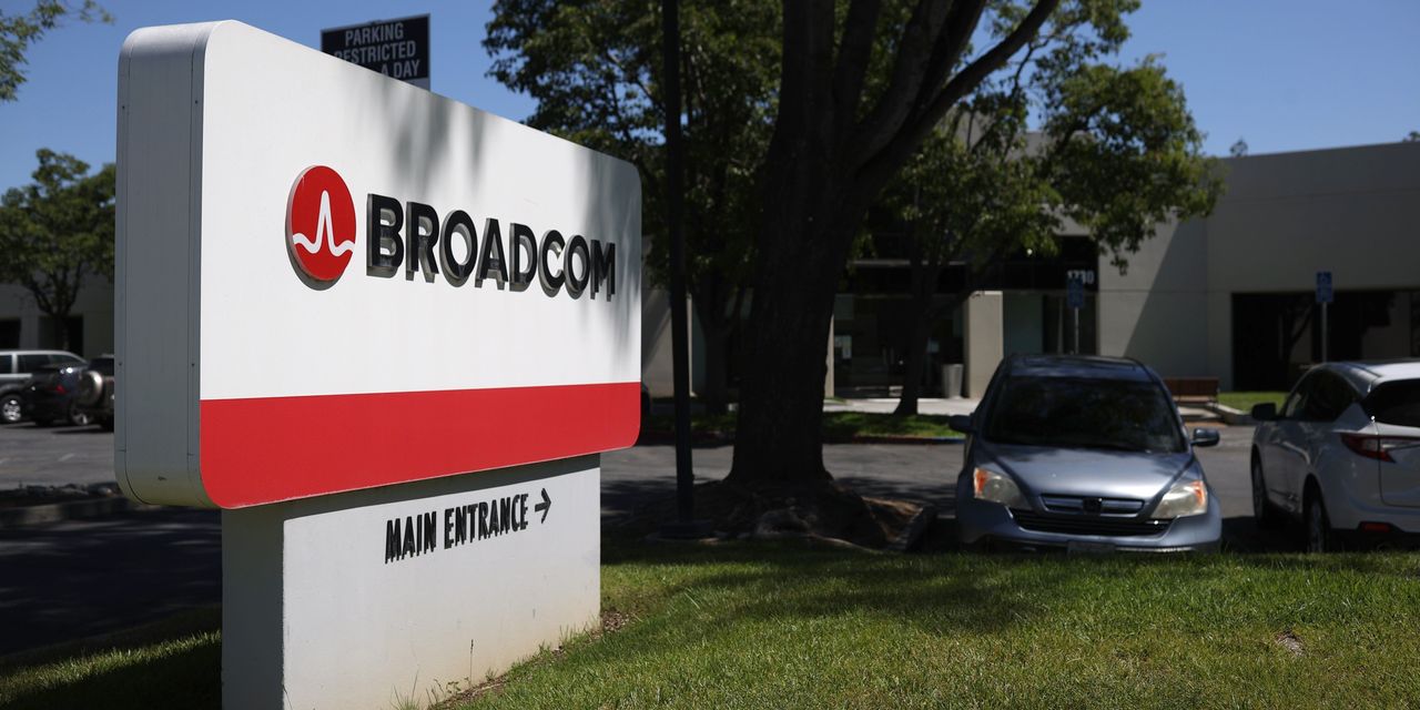 Broadcom Weighs Paying  Billion for VMware