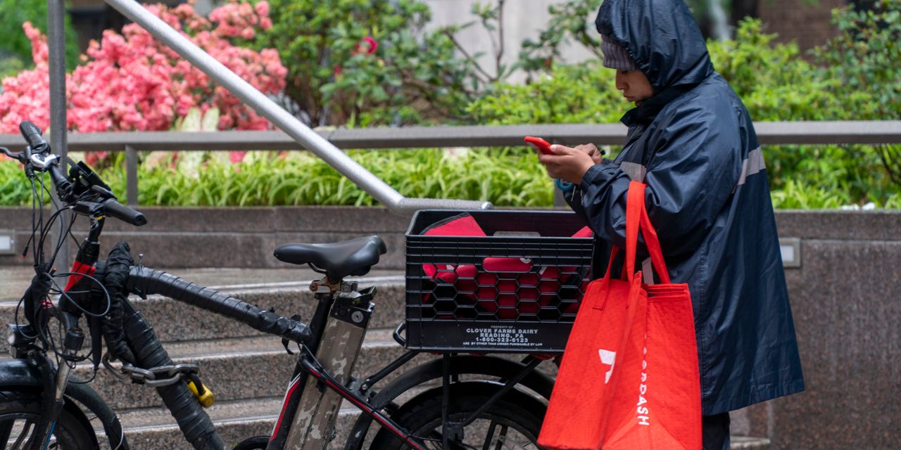 DoorDash Revenue Climbs as Restaurants Raise Prices, Consumers Continue Spending