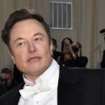 Elon Musk Tweets He’s Buying Manchester United, Then Calls It a Joke