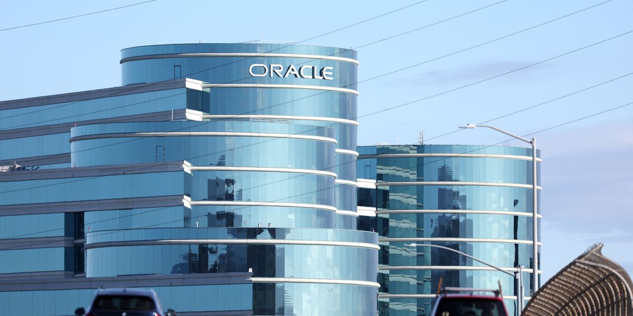 Oracle Lays Off Hundreds of Employees