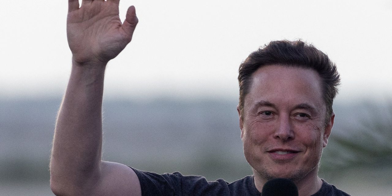 Musk Says Blocked Twitter Users Won’t Be Allowed Back Until Process in Place