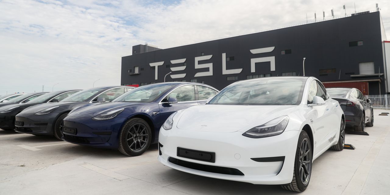 Tesla Extends Shutdown at Shanghai Plant