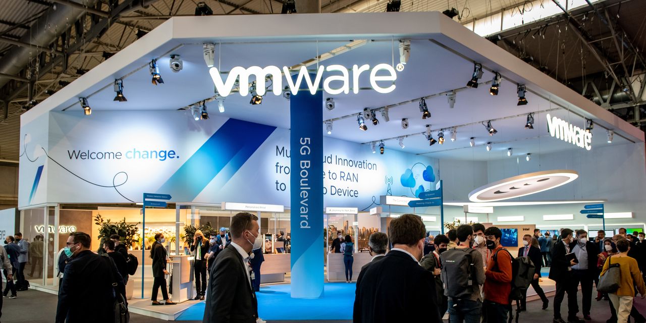 Three Top VMware Executives to Leave