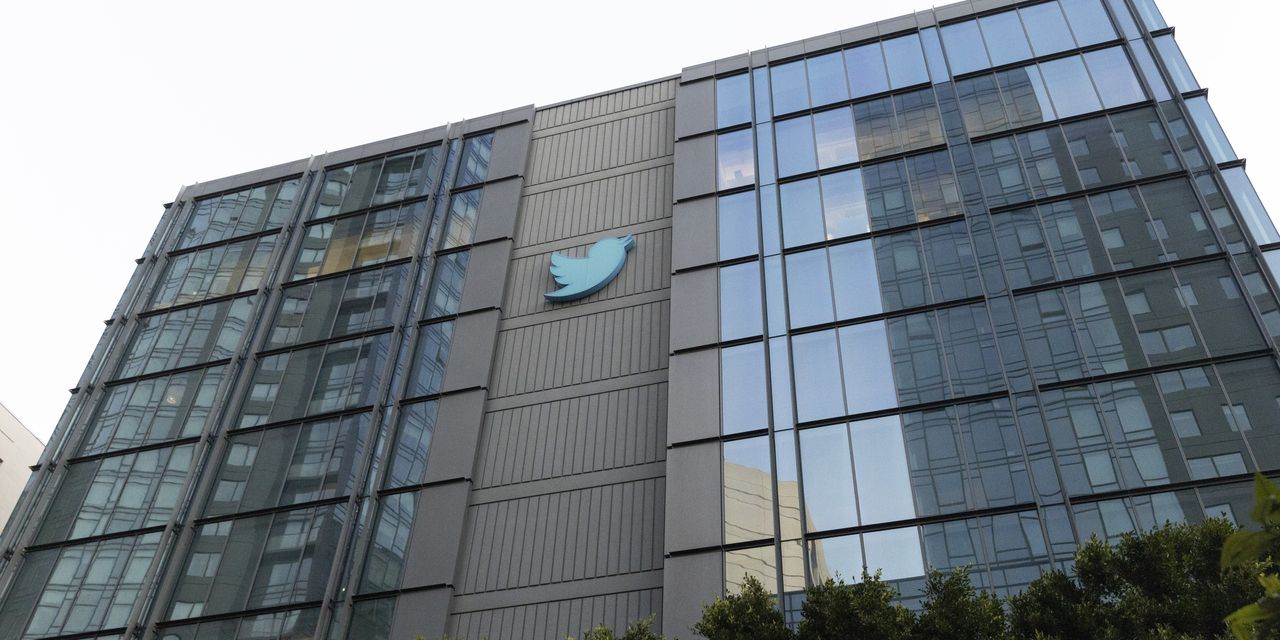 Twitter Plans to Remove Tweets Promoting Rival Social Media Platforms